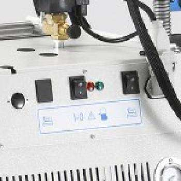 TREVIL Faber Unitron 2 kW mit 1 Dampfbügeleisen